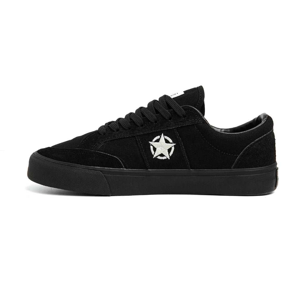 Geh All Black
